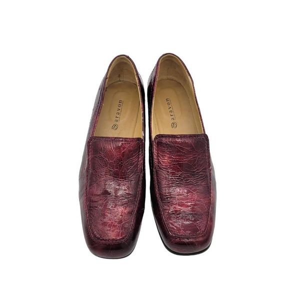 Aravon Kiley Leather Loafers - Picture 2 of 13